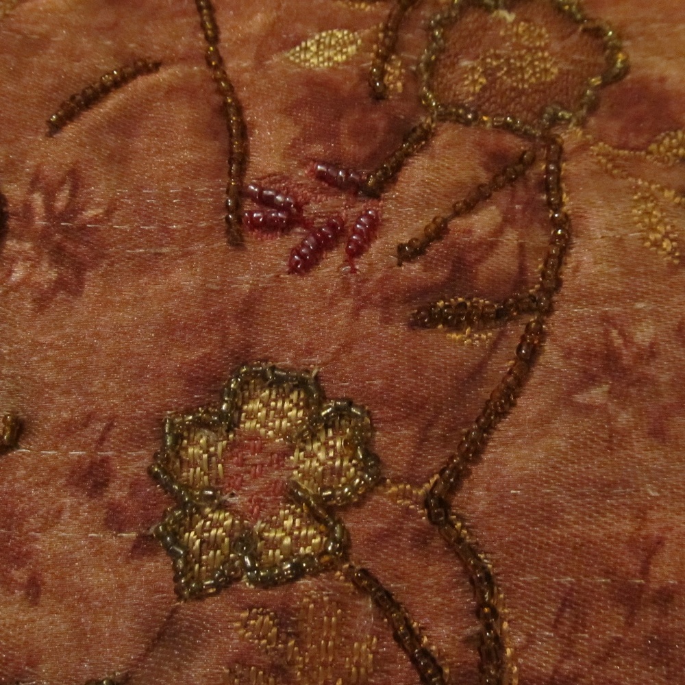 VINTAGE FLORAL EMBROIDERED BEADED EVENING PURSE - Picture 3 of 8
